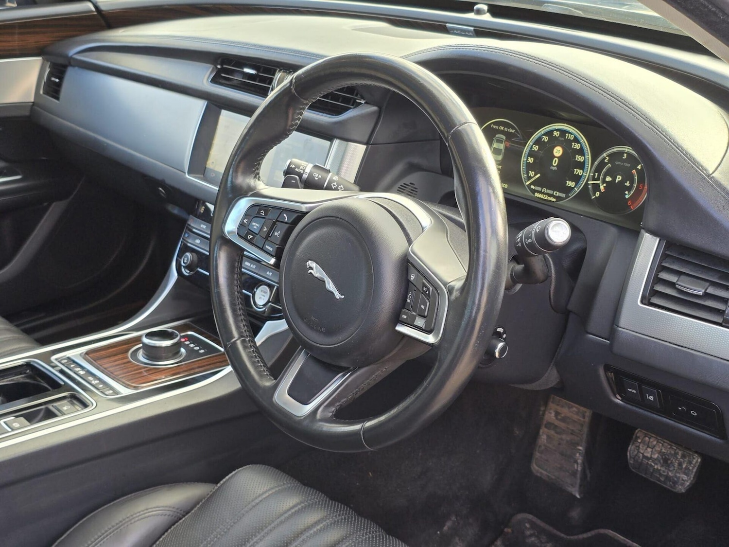 Used Jaguar XF 2017 for sale - 76299162: Photo 40