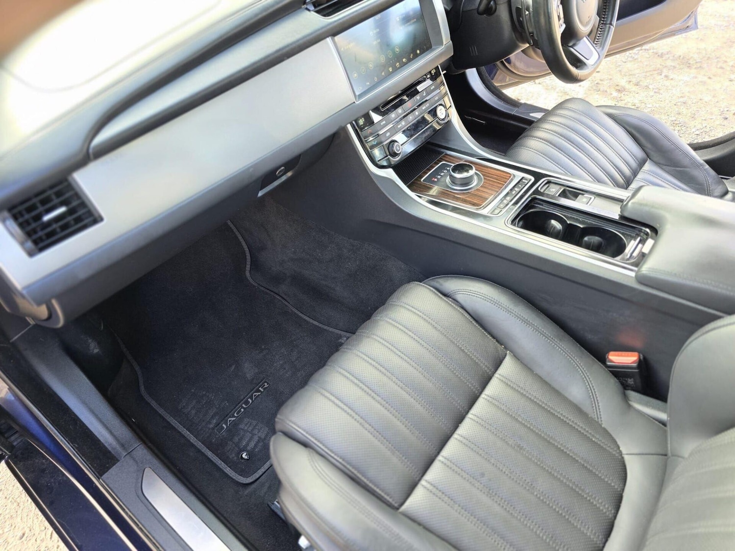 Used Jaguar XF 2017 for sale - 76299162: Photo 44