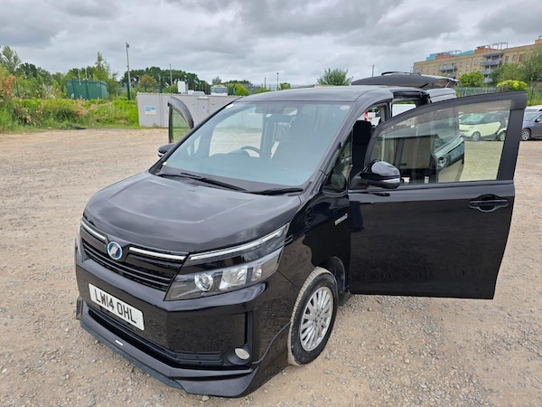 Used Toyota Voxy 2014 for sale - 75054044: Photo 10