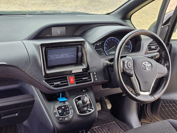 Used Toyota Voxy 2014 for sale - 75054044: Photo 18