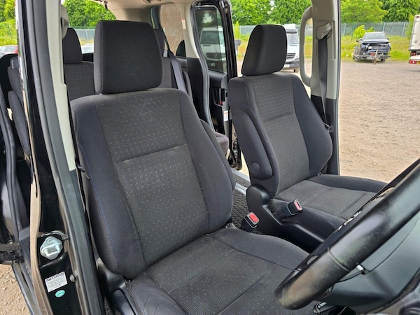 Used Toyota Voxy 2014 for sale - 75054044: Photo 23