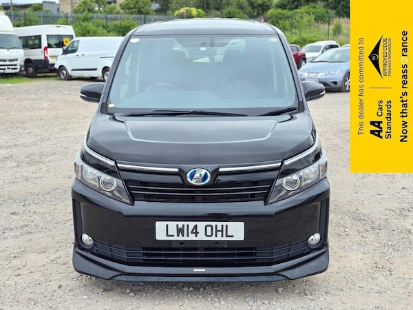 Used Toyota Voxy 2014 for sale - 75054044: Photo 2
