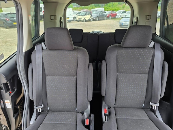 Used Toyota Voxy 2014 for sale - 75054044: Photo 30