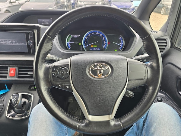 Used Toyota Voxy 2014 for sale - 75054044: Photo 39