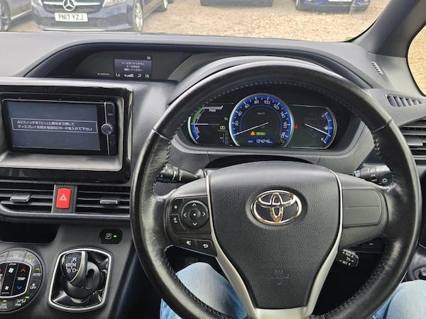 Used Toyota Voxy 2014 for sale - 75054044: Photo 61