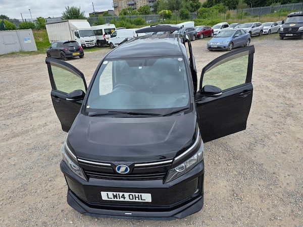 Used Toyota Voxy 2014 for sale - 75054044: Photo 8