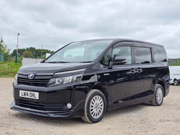 Used Toyota Voxy 2014 for sale - 75054044: Photo 9