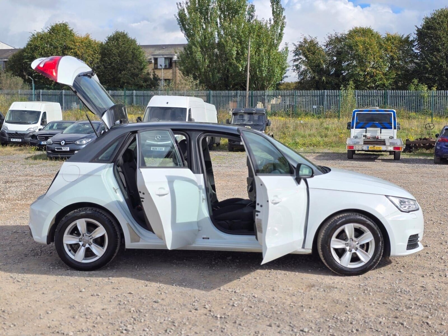 Used Audi A1 2015 for sale - 76218968: Photo 15