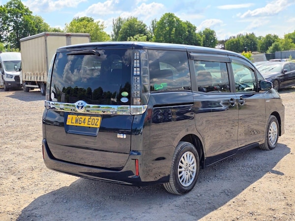 Used Toyota Voxy 2014 for sale - 75076211: Photo 13