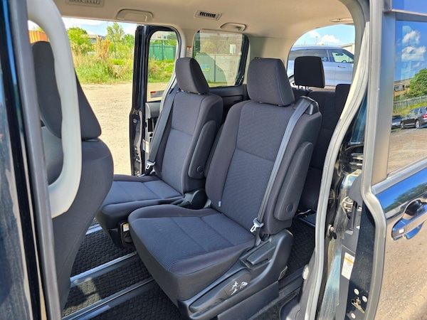 Used Toyota Voxy 2014 for sale - 75076211: Photo 21