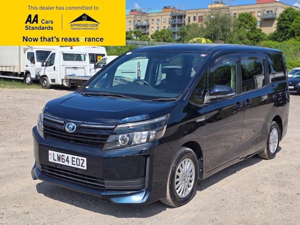 Used Toyota Voxy 2014 for sale - 75076211: Photo 3