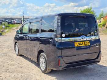Used Toyota Voxy  for sale - 75076211: Photo
