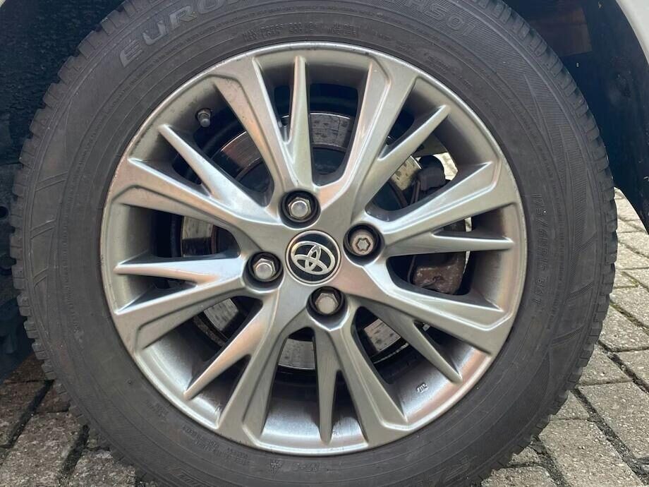 Used Toyota Yaris 2017 for sale - 76723980: Photo 9