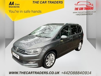Used Volkswagen Touran 2017 for sale - 77055990: Photo