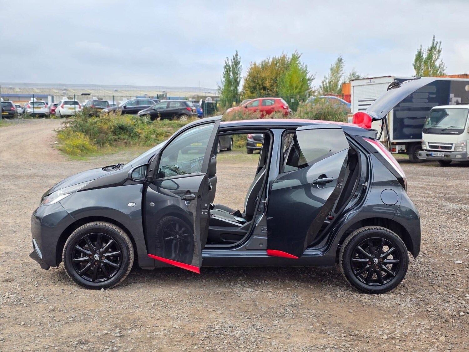 Used Toyota AYGO 2017 for sale - 76119919: Photo 13