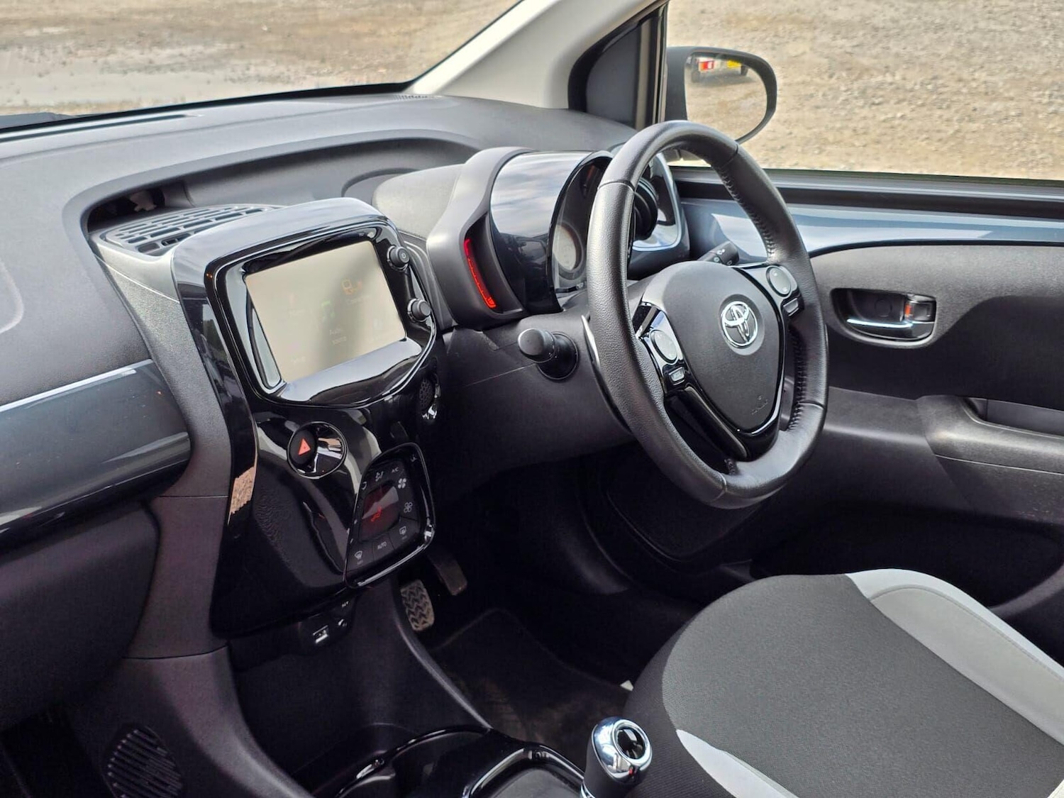 Used Toyota AYGO 2017 for sale - 76119919: Photo 24