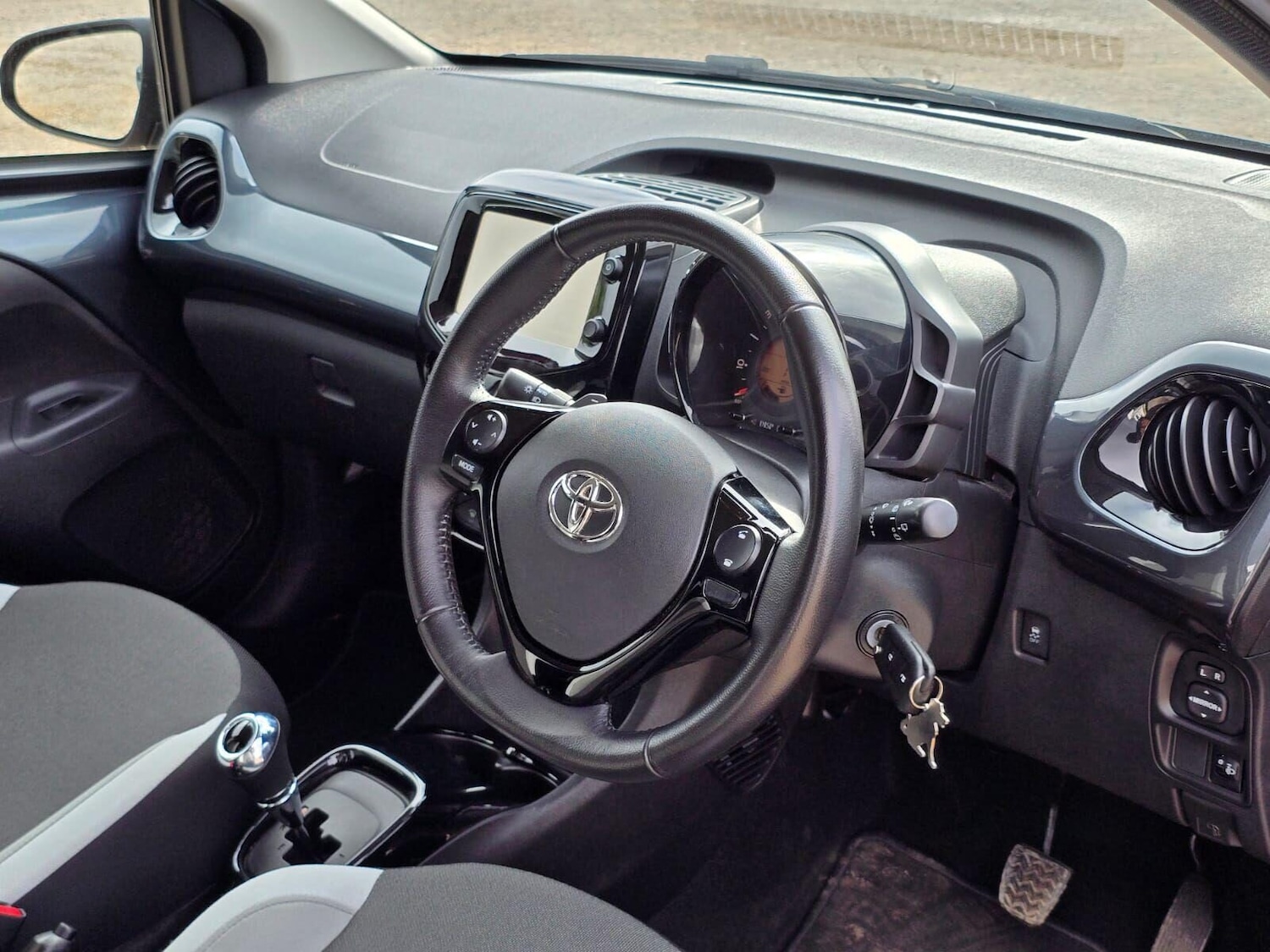 Used Toyota AYGO 2017 for sale - 76119919: Photo 25