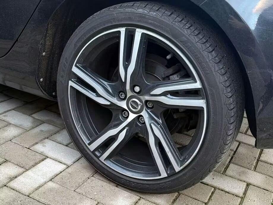 Used Volvo V40 2018 for sale - 77062175: Photo 10