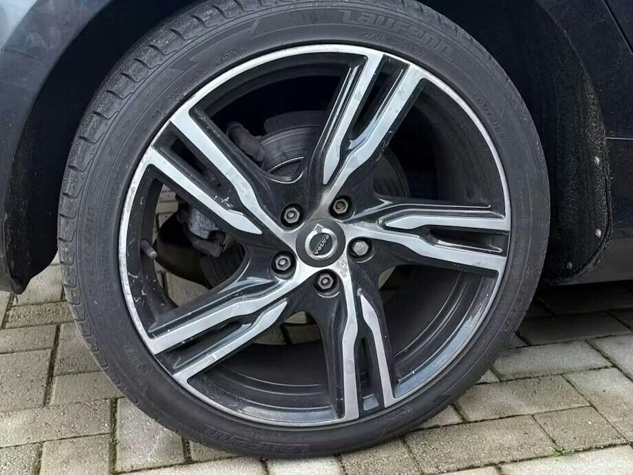 Used Volvo V40 2018 for sale - 77062175: Photo 8