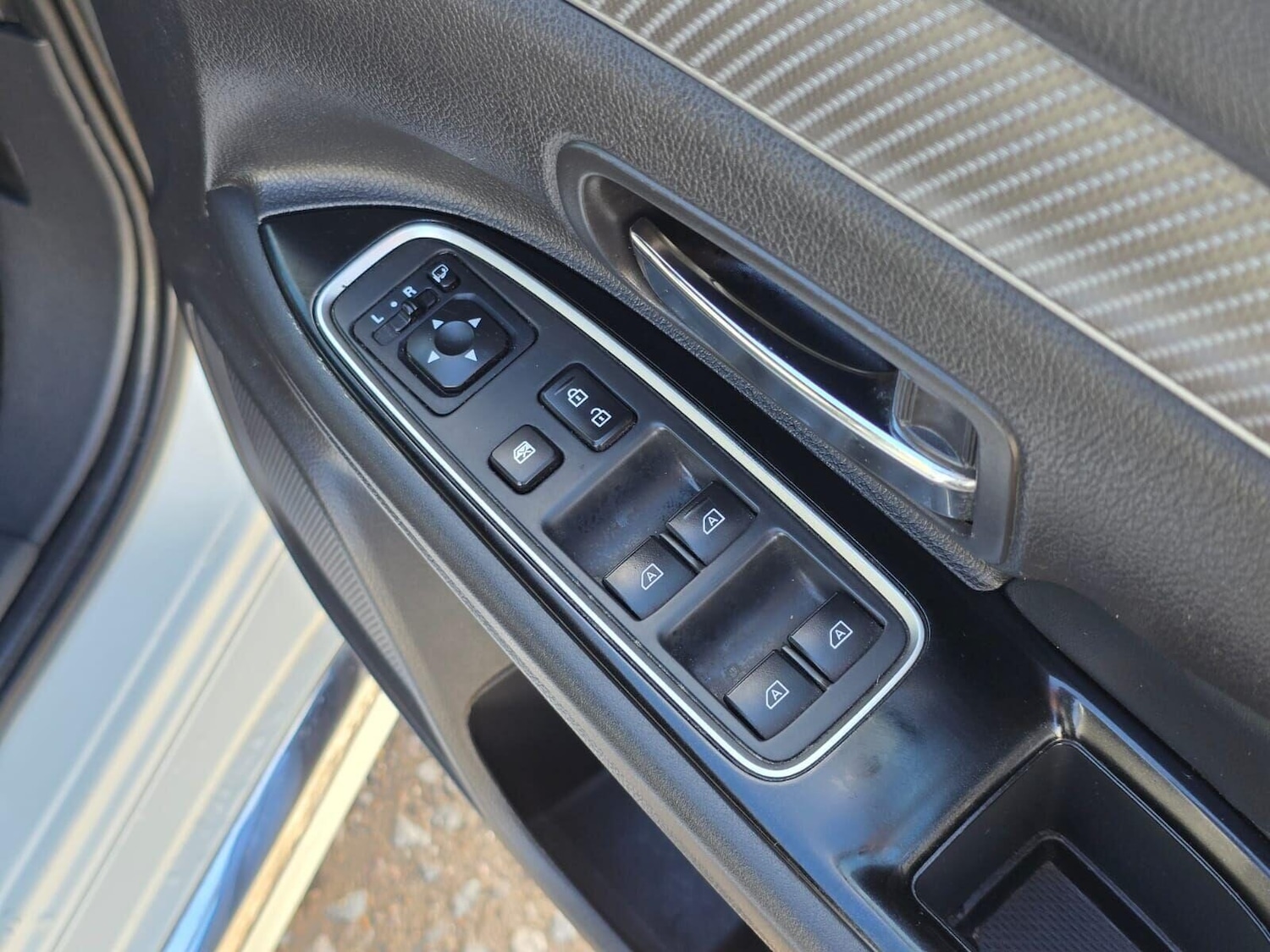 Used Mitsubishi Outlander 2018 for sale - 76098575: Photo 35