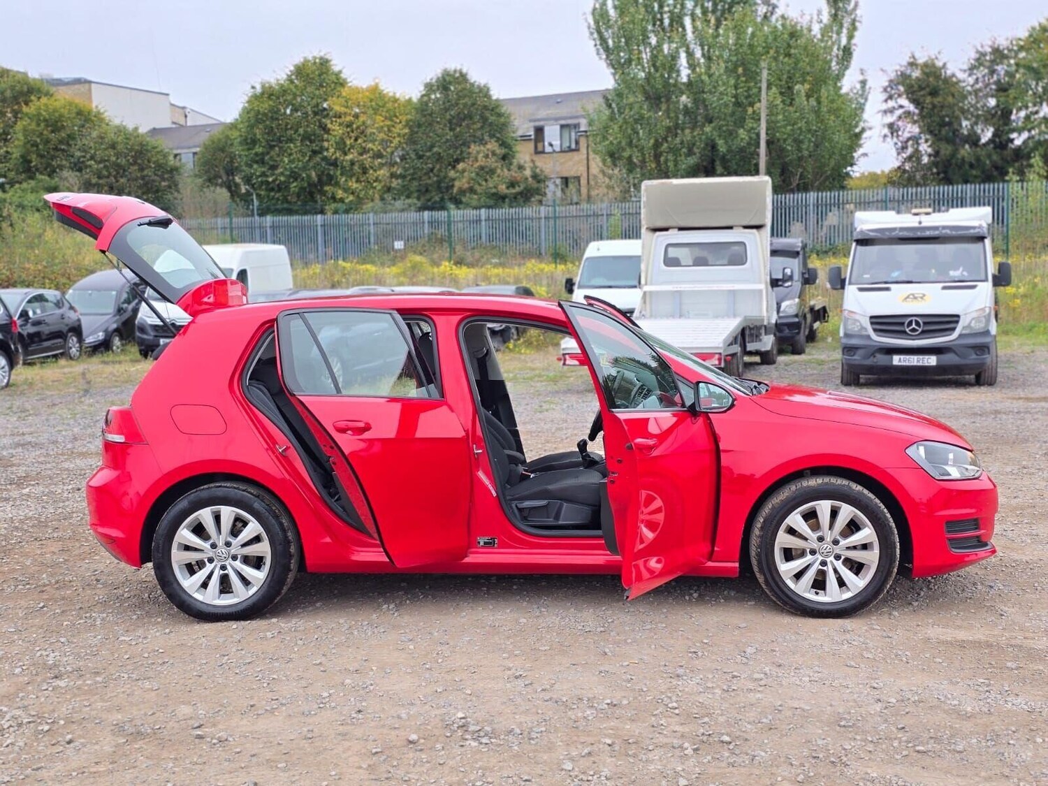 Used Volkswagen Golf 2014 for sale - 76273629: Photo 17