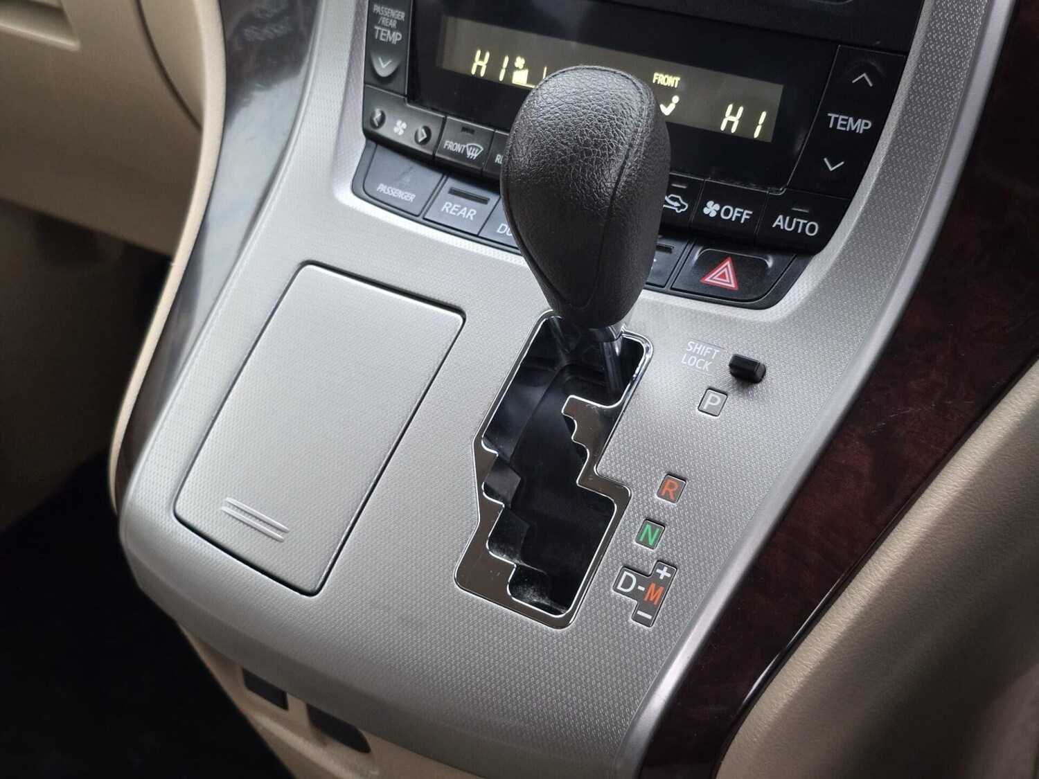 Used Toyota Alphard 2014 for sale - 77582422: Photo 16