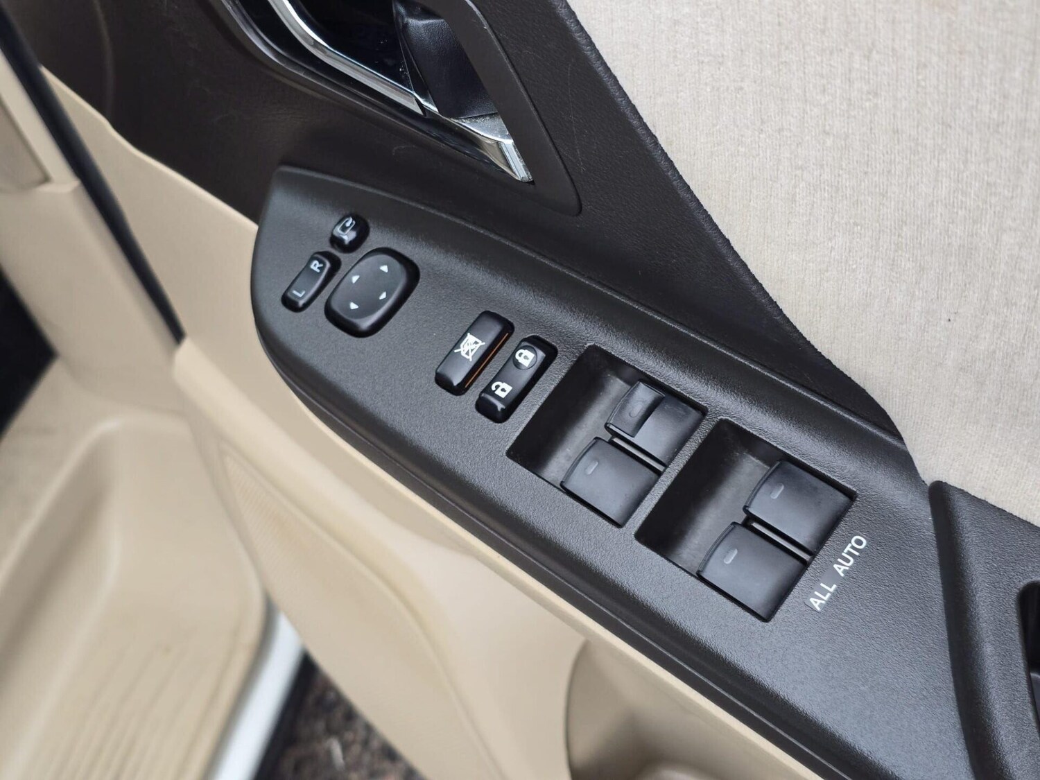 Used Toyota Alphard 2014 for sale - 77582422: Photo 51