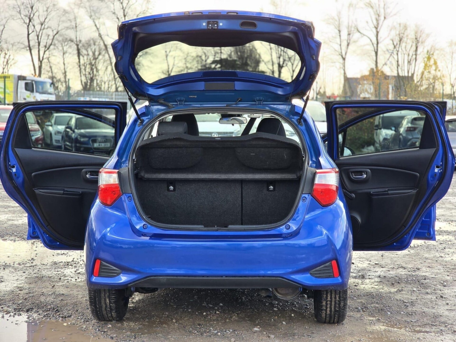 Used Toyota Yaris 2018 for sale - 76685609: Photo 35