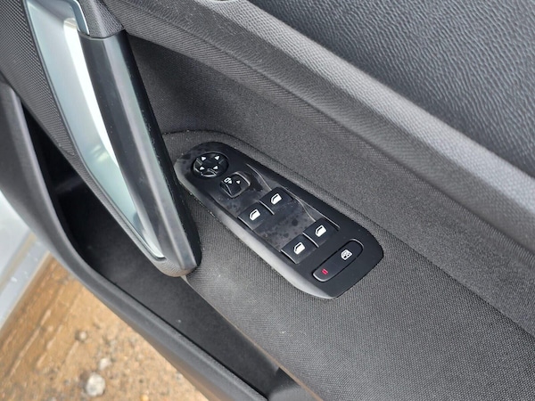 Used Peugeot 308 2015 for sale - 75529295: Photo 29