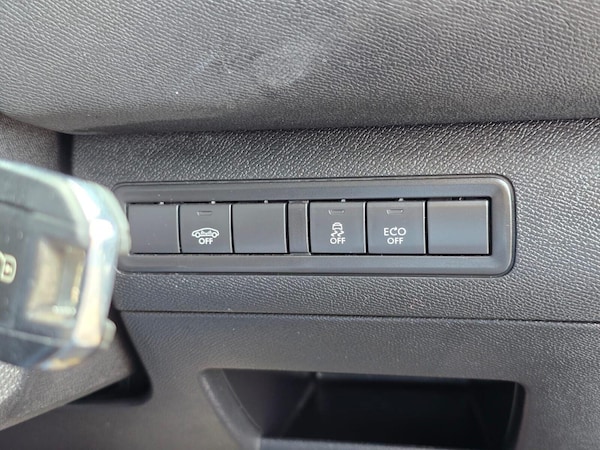 Used Peugeot 308 2015 for sale - 75529295: Photo 32