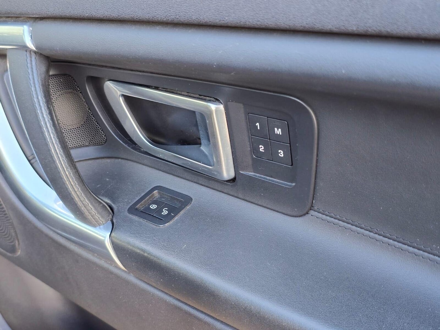 Used Land Rover Discovery Sport 2015 for sale - 76368792: Photo 28