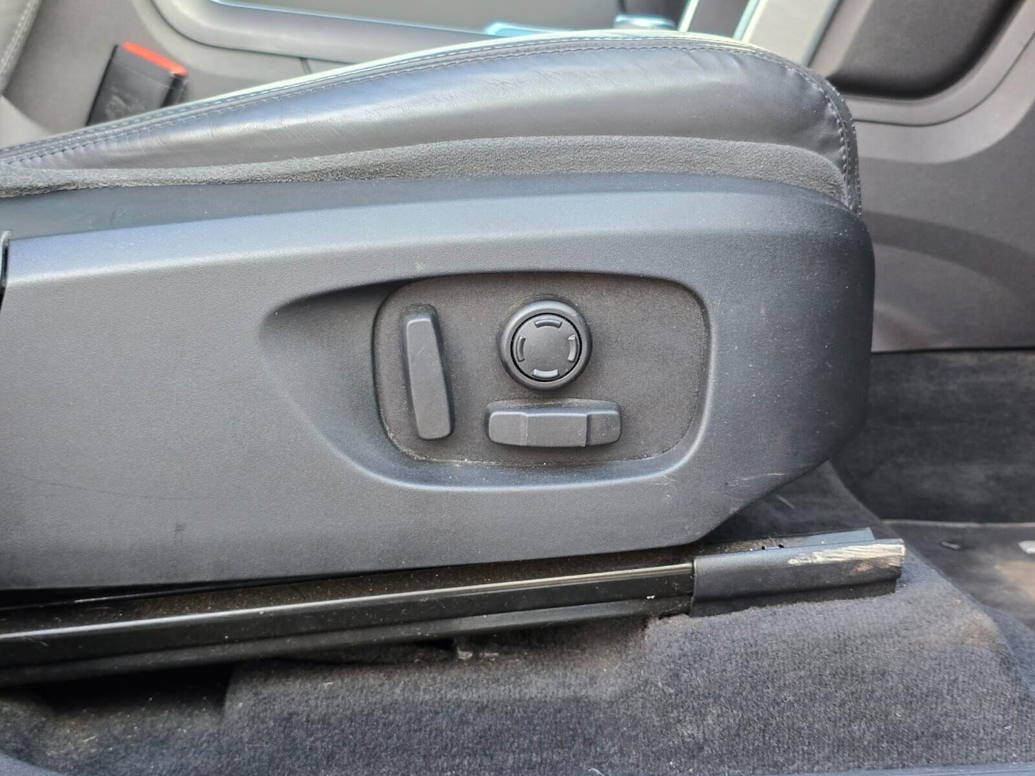 Used Land Rover Discovery Sport 2015 for sale - 76368792: Photo 30