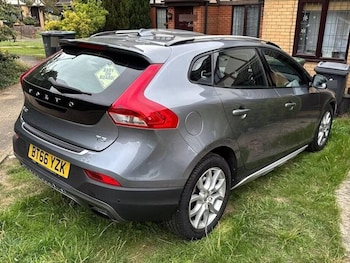 Used Volvo V40 2016 for sale - 75705055: Photo