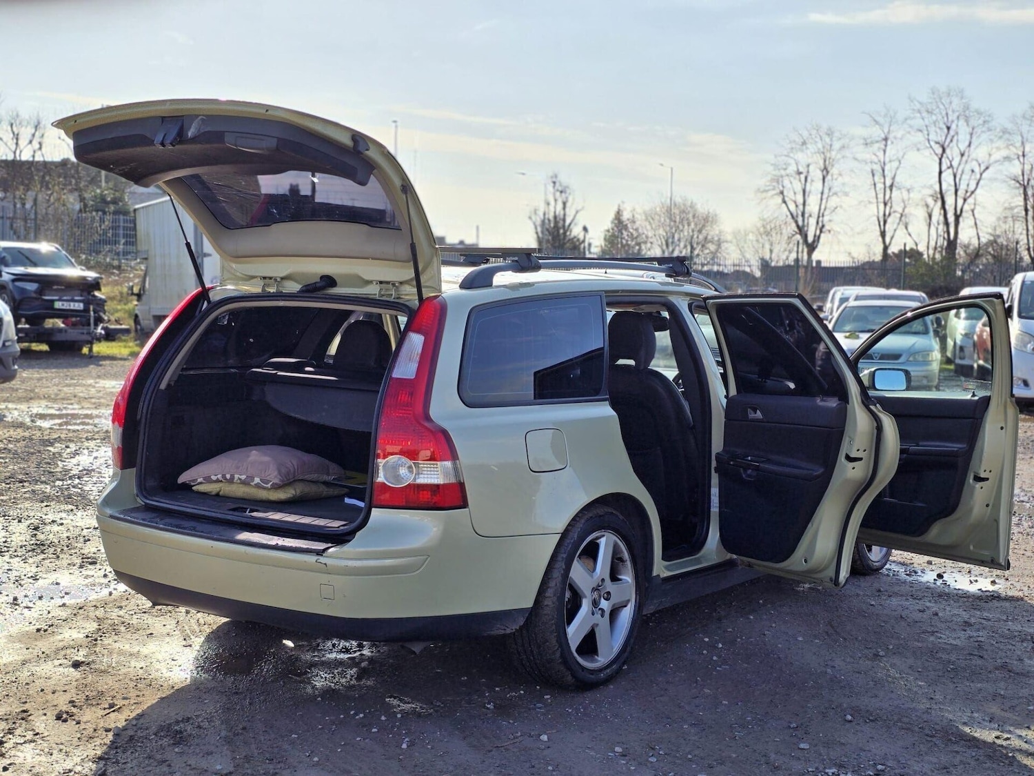 Used Volvo V50 2004 for sale - 77764175: Photo 16