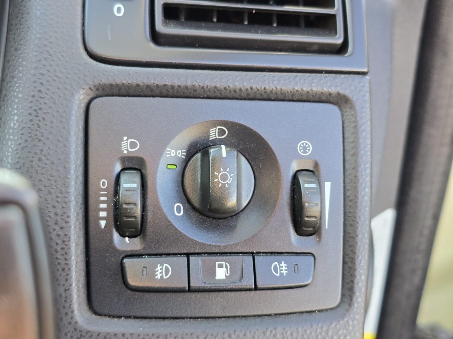 Used Volvo V50 2004 for sale - 77764175: Photo 27