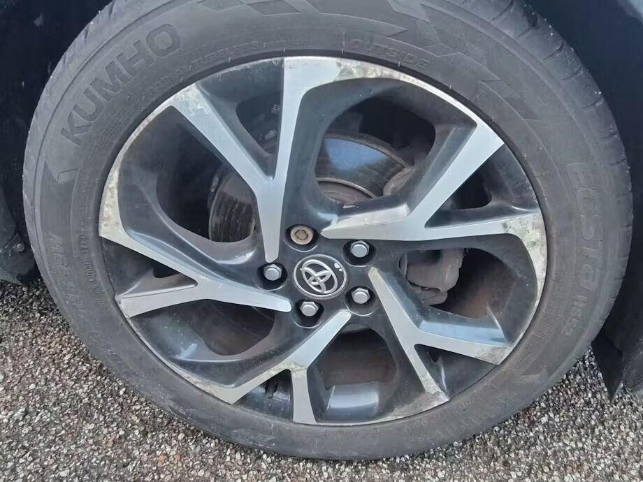 Used Toyota C-HR 2017 for sale - 76922769: Photo 8