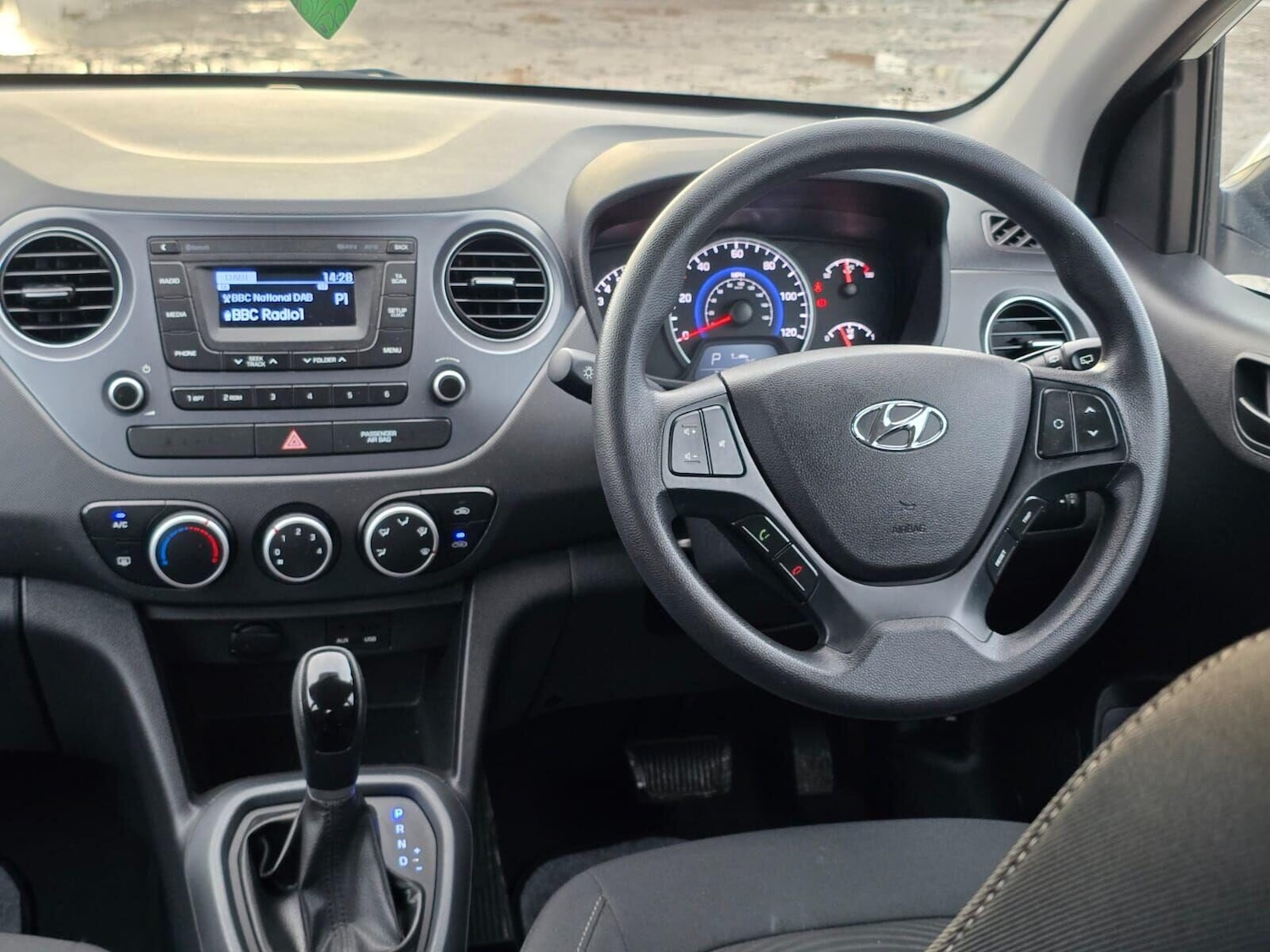 Used Hyundai i10 2018 for sale - 76783151: Photo 21