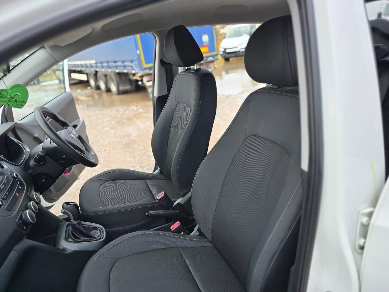 Used Hyundai i10 2018 for sale - 76783151: Photo 38