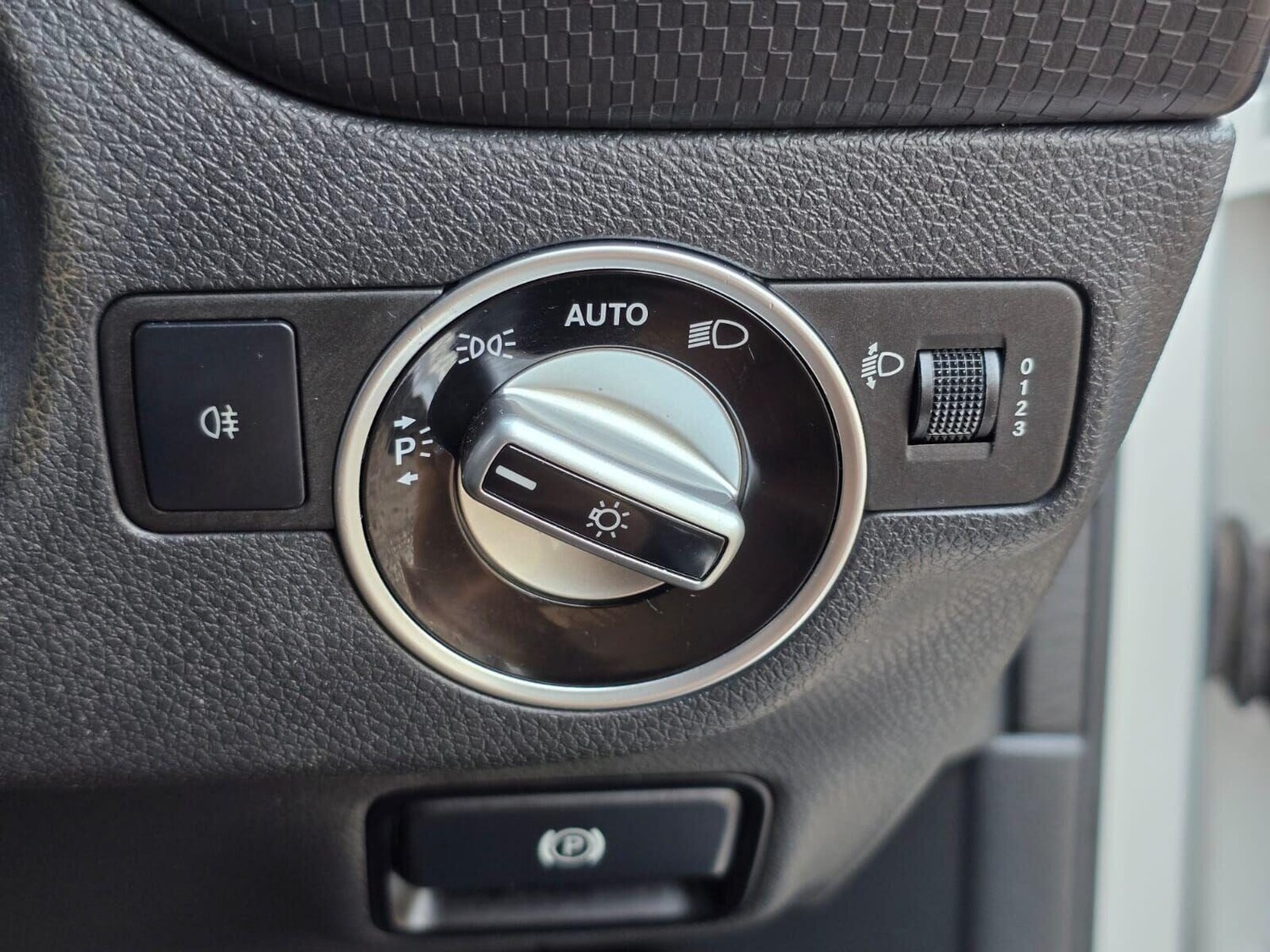 Used Mercedes-Benz A-Class 2015 for sale - 76224514: Photo 25