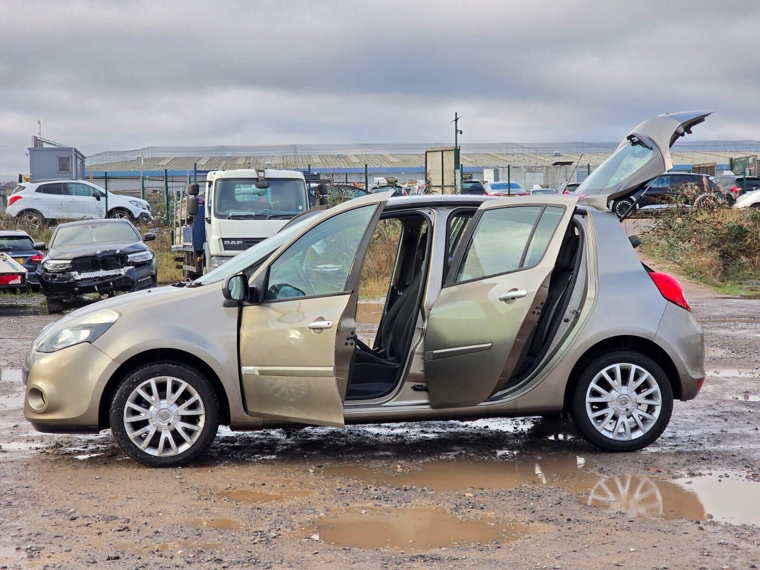 Used Renault Clio 2010 for sale - 77168672: Photo 11