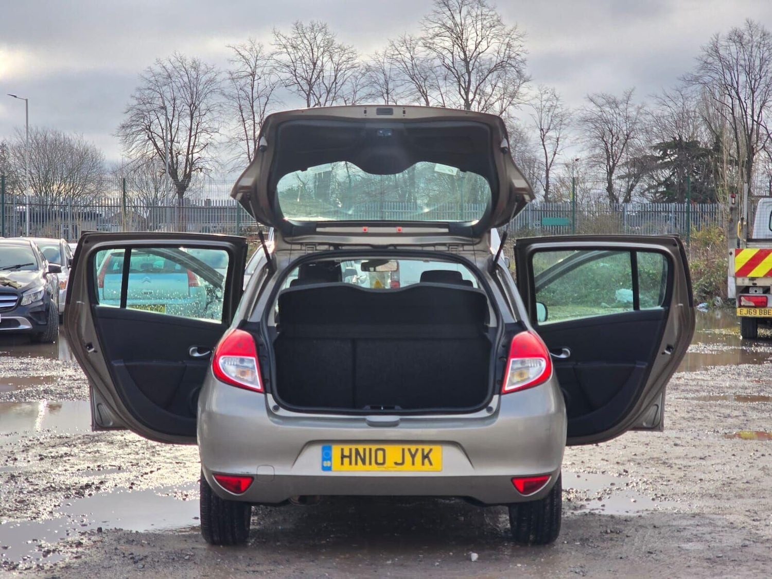 Used Renault Clio 2010 for sale - 77168672: Photo 12