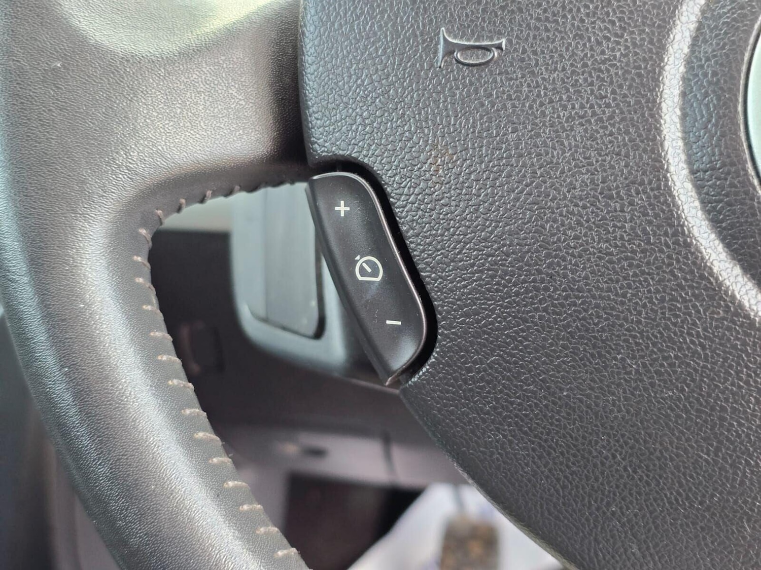 Used Renault Clio 2010 for sale - 77168672: Photo 27