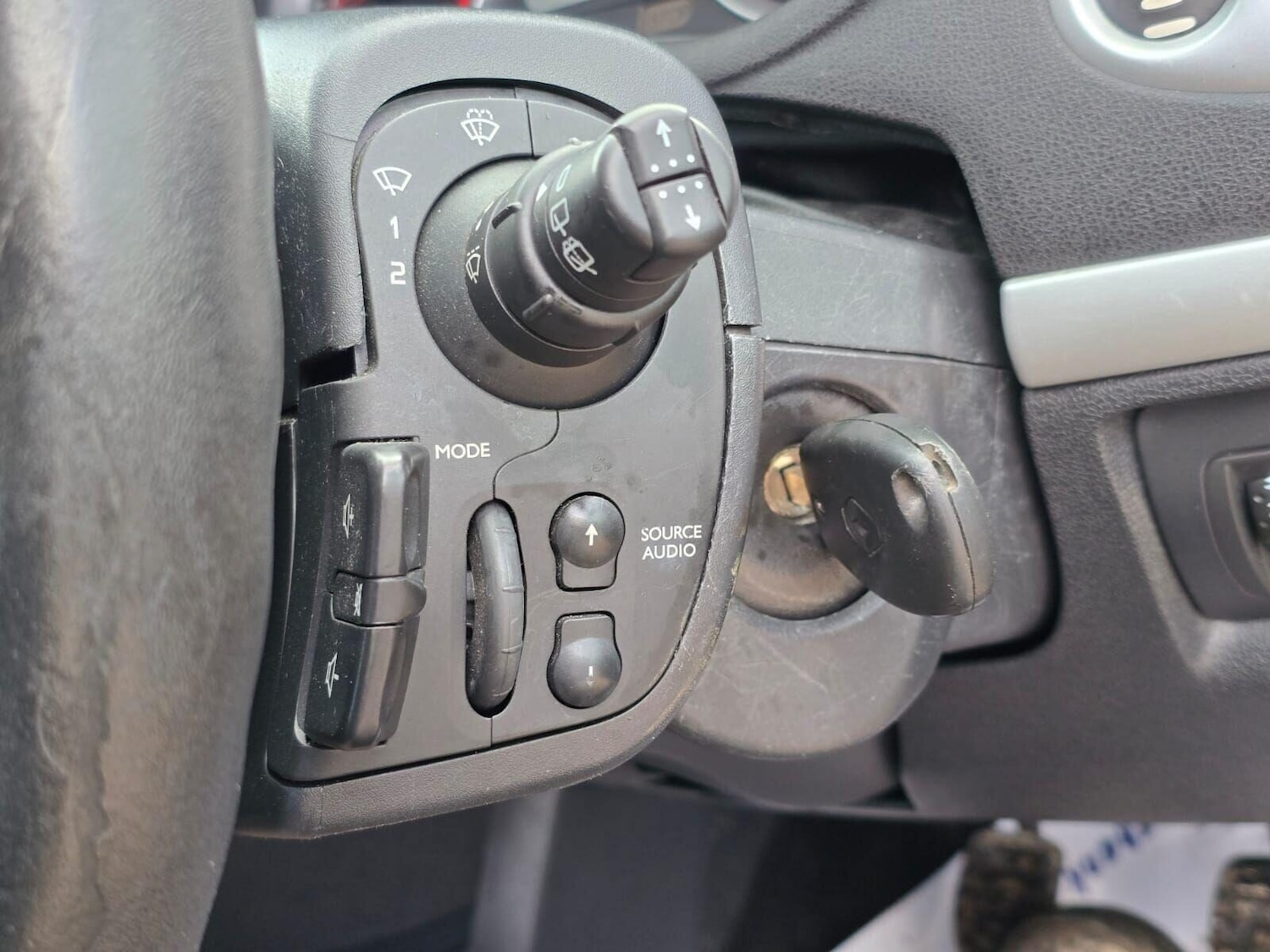 Used Renault Clio 2010 for sale - 77168672: Photo 28