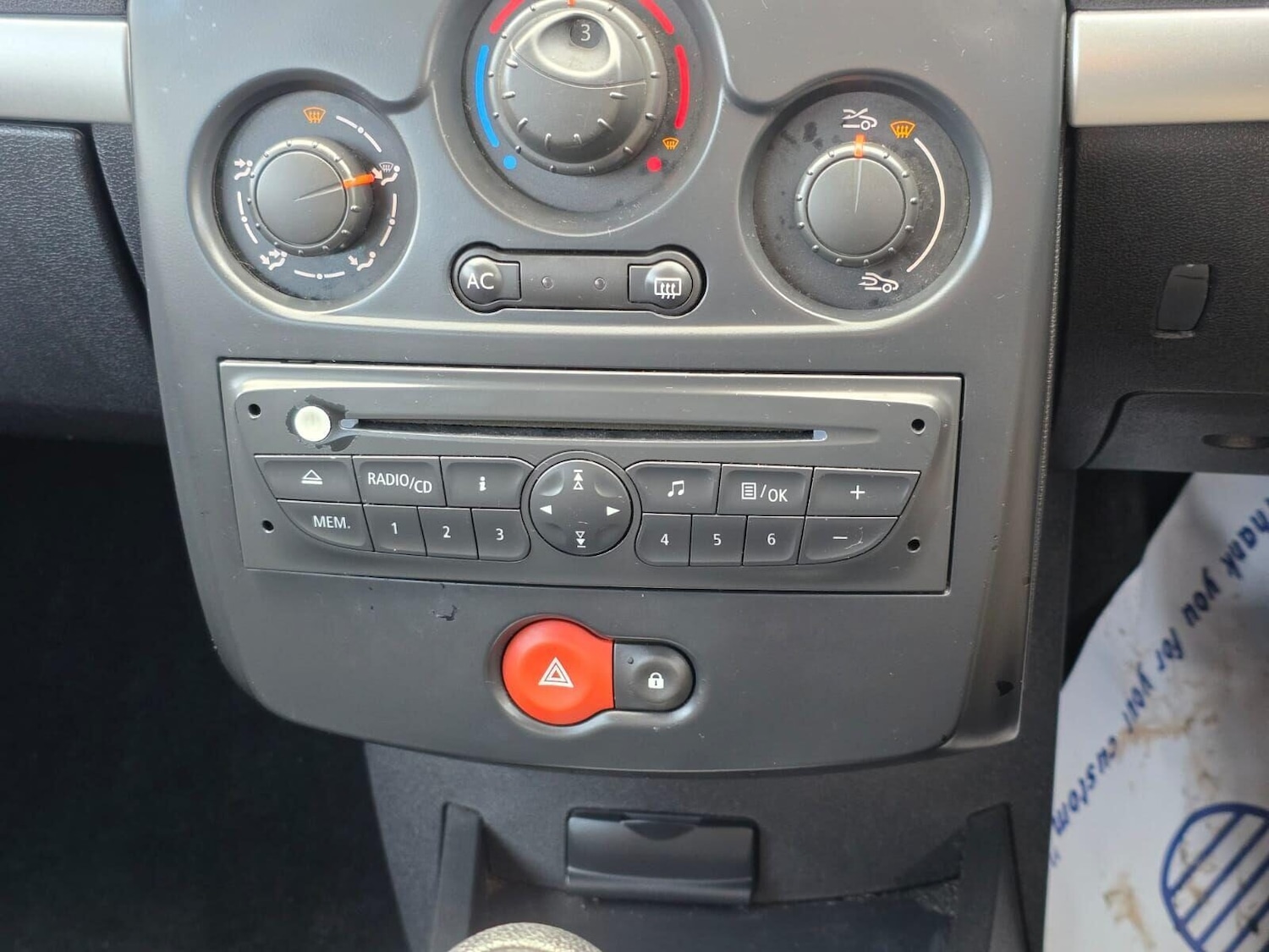 Used Renault Clio 2010 for sale - 77168672: Photo 30