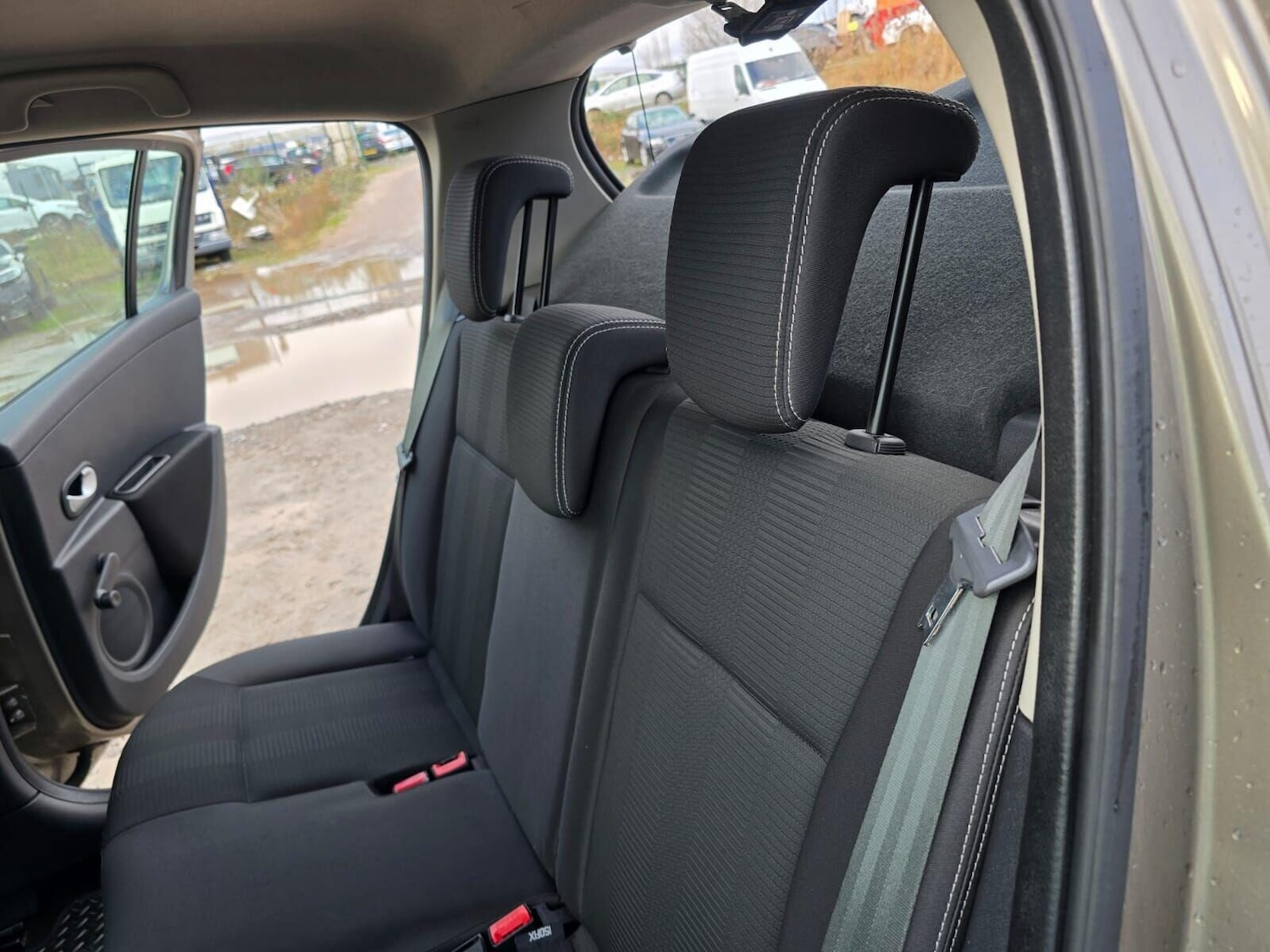 Used Renault Clio 2010 for sale - 77168672: Photo 38