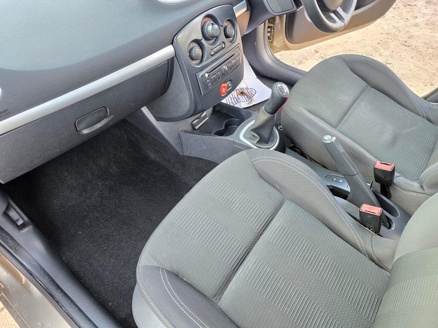 Used Renault Clio 2010 for sale - 77168672: Photo 39