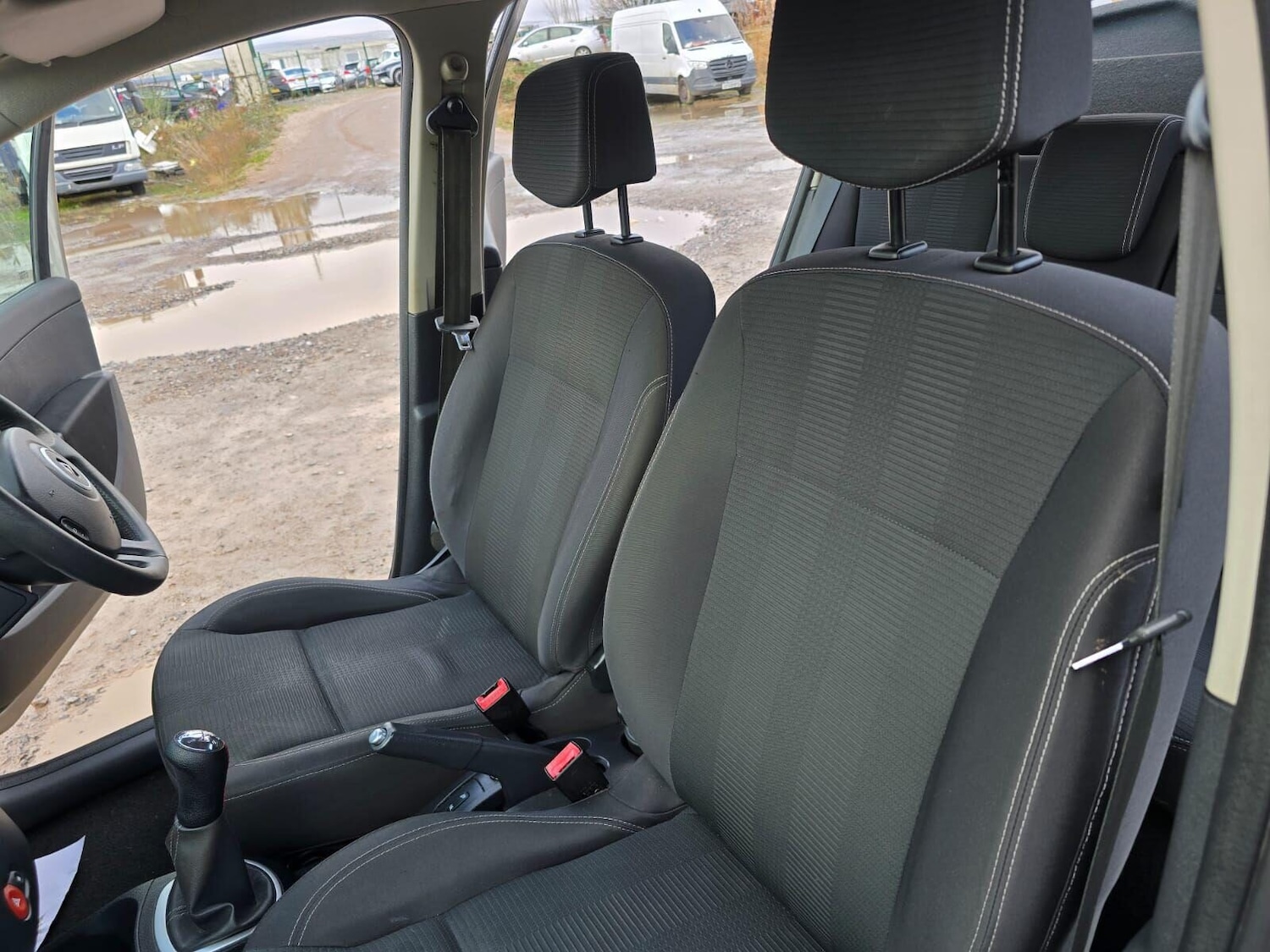 Used Renault Clio 2010 for sale - 77168672: Photo 40