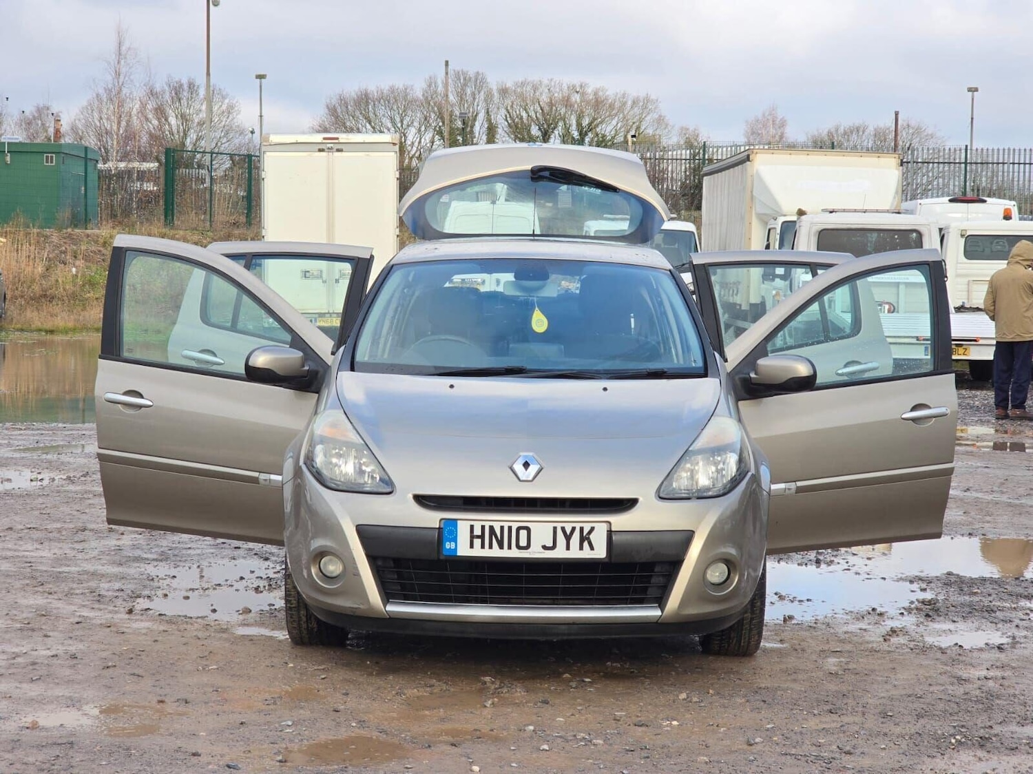 Used Renault Clio 2010 for sale - 77168672: Photo 7