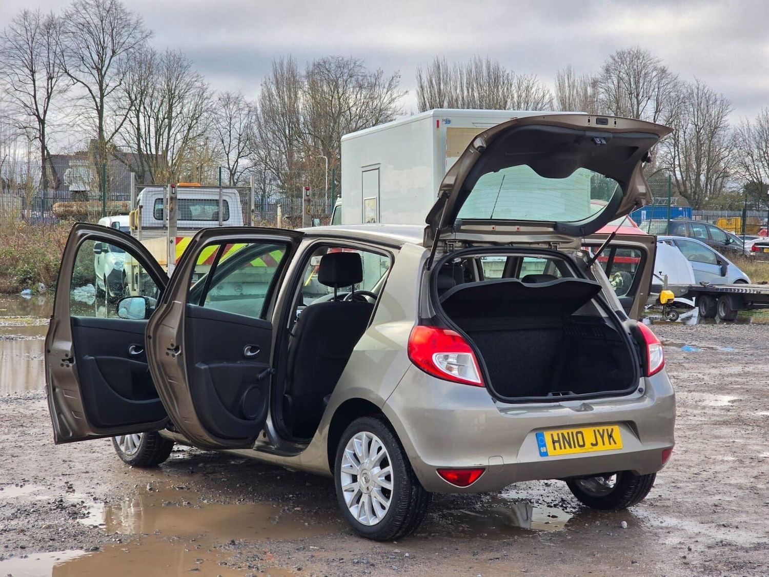 Used Renault Clio 2010 for sale - 77168672: Photo 9