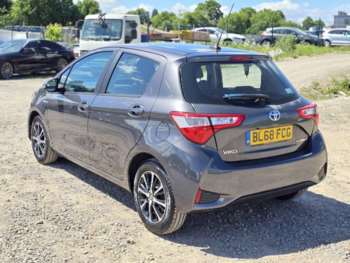 Used Toyota Yaris 2019 for sale - 74653239: Photo